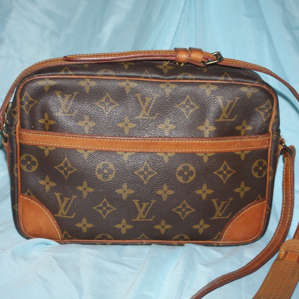 Authentic Louis Vuitton Trocadero 30 GM